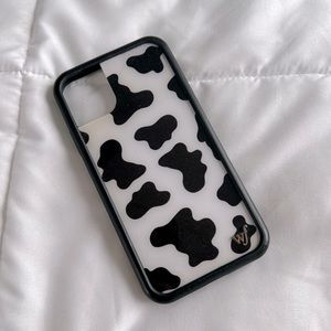 MOO MOO WILDFLOWER IPHONE 11 CASE 🐄